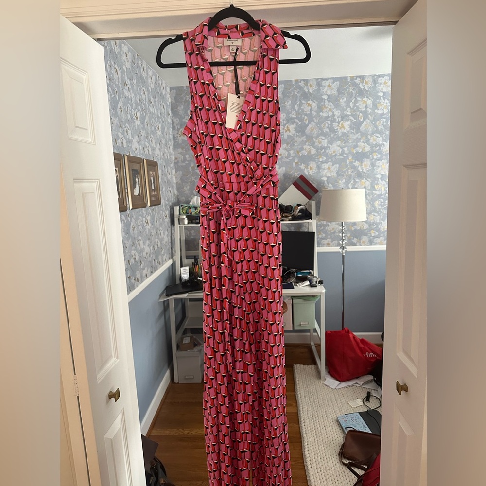 Women’s collared sleeveless pink modern geo jumpsuit
DVF for target